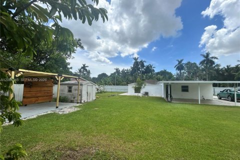 House in Miami, Florida 4 bedrooms, 133.22 sq.m. № 2351294 - photo 28