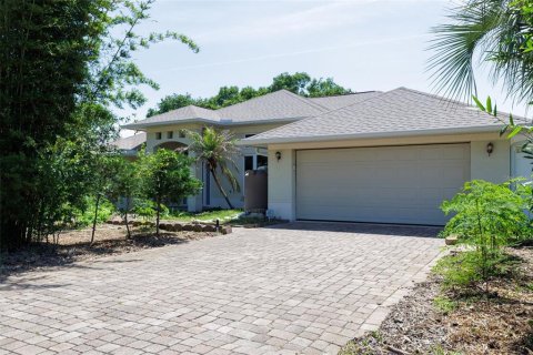Villa ou maison à vendre à Palm Coast, Floride: 3 chambres, 190.36 m2 № 2147702 - photo 2