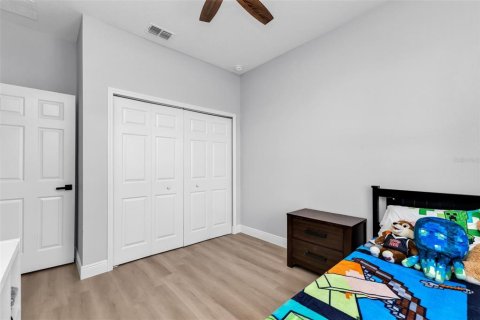 House in Port Charlotte, Florida 4 bedrooms, 151.99 sq.m. № 2100433 - photo 27