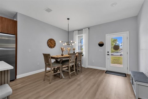 House in Port Charlotte, Florida 4 bedrooms, 151.99 sq.m. № 2100433 - photo 7