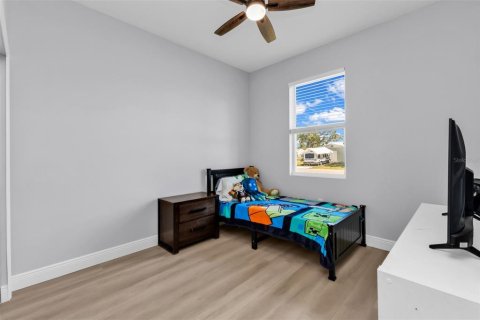 House in Port Charlotte, Florida 4 bedrooms, 151.99 sq.m. № 2100433 - photo 26