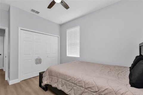 House in Port Charlotte, Florida 4 bedrooms, 151.99 sq.m. № 2100433 - photo 30