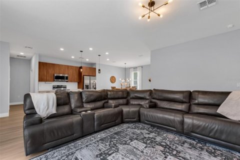 House in Port Charlotte, Florida 4 bedrooms, 151.99 sq.m. № 2100433 - photo 11