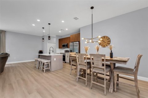 House in Port Charlotte, Florida 4 bedrooms, 151.99 sq.m. № 2100433 - photo 6
