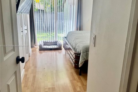House in Miami, Florida 3 bedrooms, 114.36 sq.m. № 1791018 - photo 14