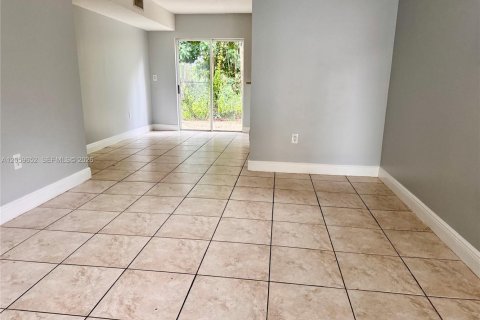 Appartement à louer à Homestead, Floride: 3 chambres, 102.1 m2 № 2181696 - photo 3