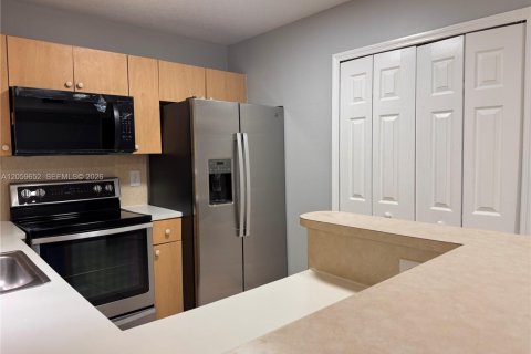 Appartement à louer à Homestead, Floride: 3 chambres, 102.1 m2 № 2181696 - photo 2