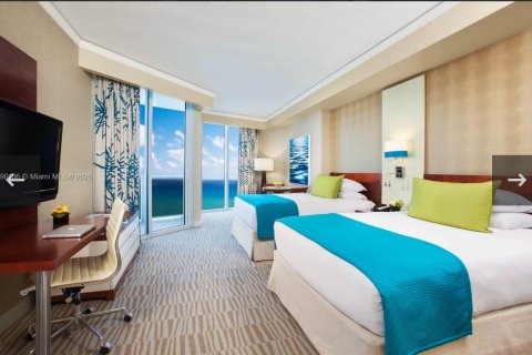 Hotel in Sunny Isles Beach, Florida 51.19 sq.m. № 1863327 - photo 1
