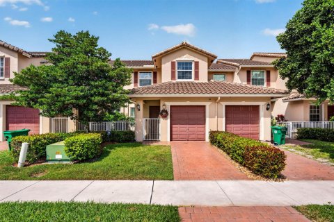 Adosado en Davie, Florida 3 dormitorios, 178.74 m2 № 2269040