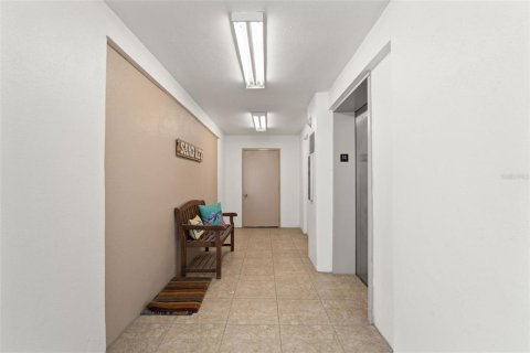 Condo in Clearwater, Florida, 2 bedrooms  № 1832051 - photo 25