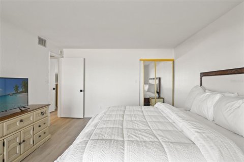 Condo in Clearwater, Florida, 2 bedrooms  № 1832051 - photo 17