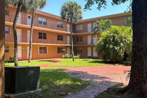 Copropriété à louer à Hialeah, Floride: 1 chambre, 54.16 m2 № 1971091 - photo 9