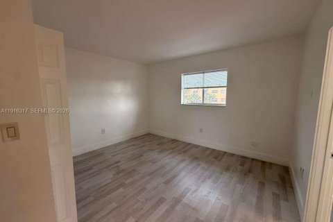 Снять в аренду кондоминиум в Хайалиа, Флорида 1 спальня, 54.16м2, № 1971091 - фото 27