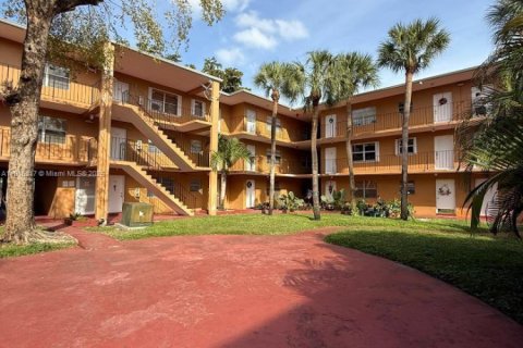 Copropriété à louer à Hialeah, Floride: 1 chambre, 54.16 m2 № 1971091 - photo 8