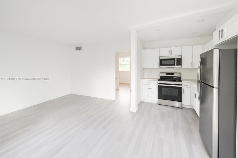 Copropriété à louer à Hialeah, Floride: 1 chambre, 54.16 m2 № 1971091 - photo 11