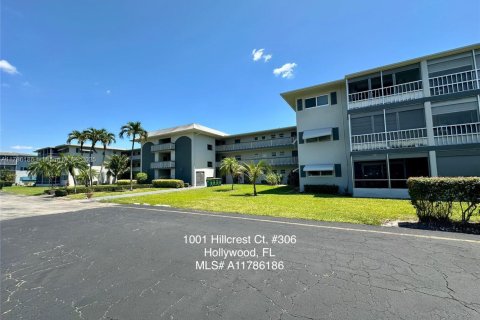 Condo in Hollywood, Florida, 3 bedrooms  № 1705344 - photo 30