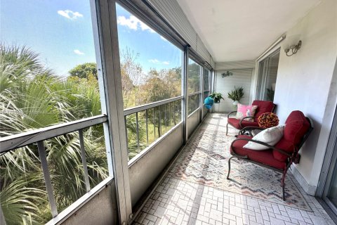 Condo in Hollywood, Florida, 3 bedrooms  № 1705344 - photo 11