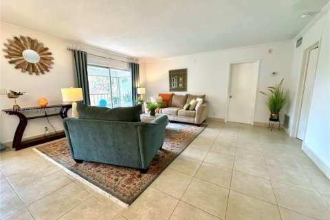 Condo in Hollywood, Florida, 3 bedrooms  № 1705344 - photo 7