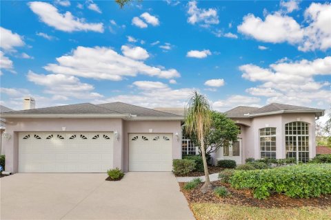 House in Orlando, Florida 4 bedrooms, 251.11 sq.m. № 1798650 - photo 1