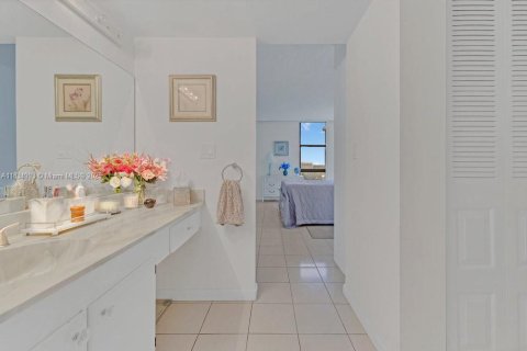 Condo in Aventura, Florida, 1 bedroom  № 1817698 - photo 18