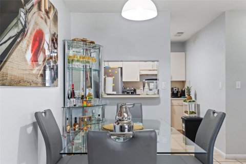 Купить кондоминиум в Майами, Флорида 2 спальни, 75.25м2, № 2088380 - фото 8