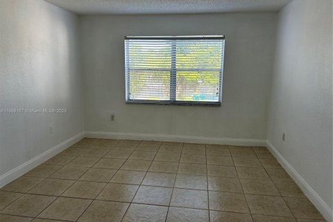 Condominio en venta en Plantation, Florida, 1 dormitorio № 1979388 - foto 4