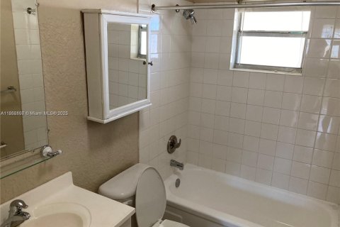 Condominio en venta en Plantation, Florida, 1 dormitorio № 1979388 - foto 5