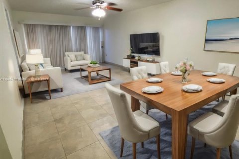 Condo in Hialeah, Florida, 2 bedrooms  № 1764114 - photo 6