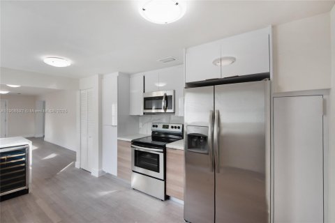 Villa ou maison à louer à Miami, Floride: 3 chambres, 133.04 m2 № 1957126 - photo 7