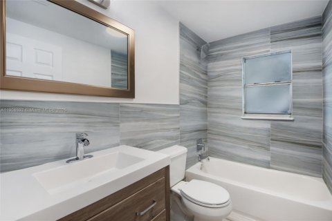 Villa ou maison à louer à Miami, Floride: 3 chambres, 133.04 m2 № 1957126 - photo 10