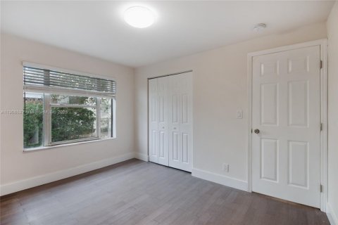 Villa ou maison à louer à Miami, Floride: 3 chambres, 133.04 m2 № 1957126 - photo 12