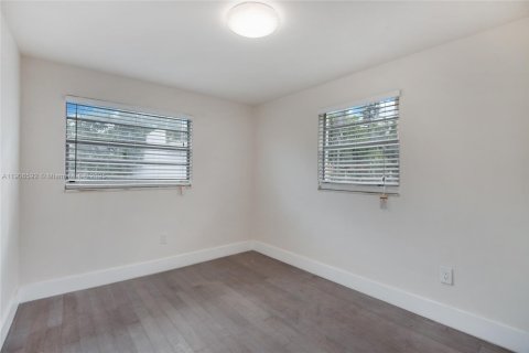 Villa ou maison à louer à Miami, Floride: 3 chambres, 133.04 m2 № 1957126 - photo 13