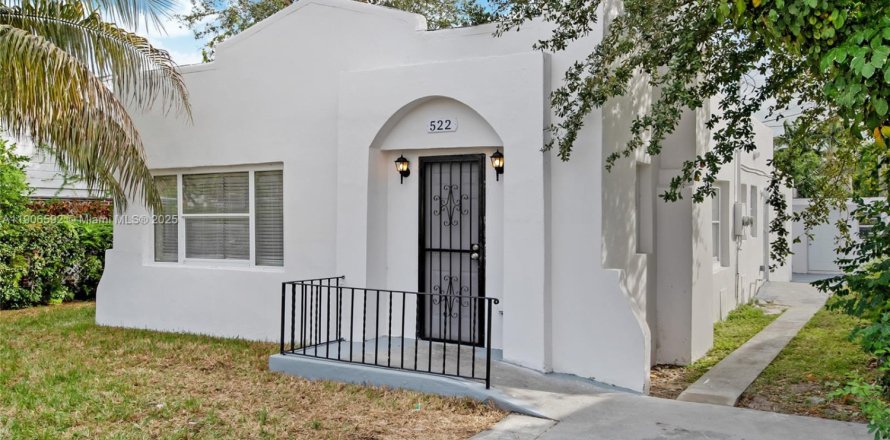 Villa ou maison à Miami, Floride 3 chambres, 133.04 m2 № 1957126