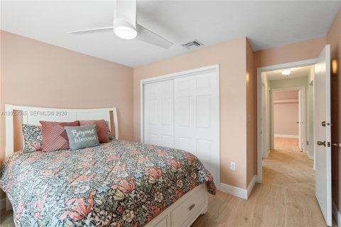 House in Pembroke Pines, Florida 3 bedrooms, 180.6 sq.m. № 2088402 - photo 20