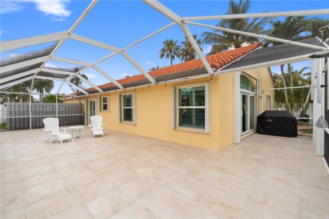House in Pembroke Pines, Florida 3 bedrooms, 180.6 sq.m. № 2088402 - photo 24