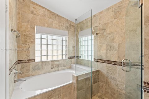 House in Pembroke Pines, Florida 3 bedrooms, 180.6 sq.m. № 2088402 - photo 14