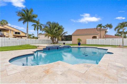 House in Pembroke Pines, Florida 3 bedrooms, 180.6 sq.m. № 2088402 - photo 26
