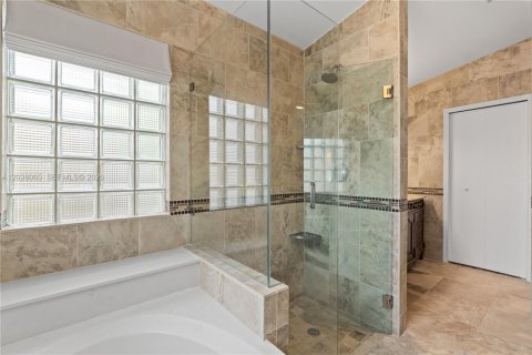 House in Pembroke Pines, Florida 3 bedrooms, 180.6 sq.m. № 2088402 - photo 13