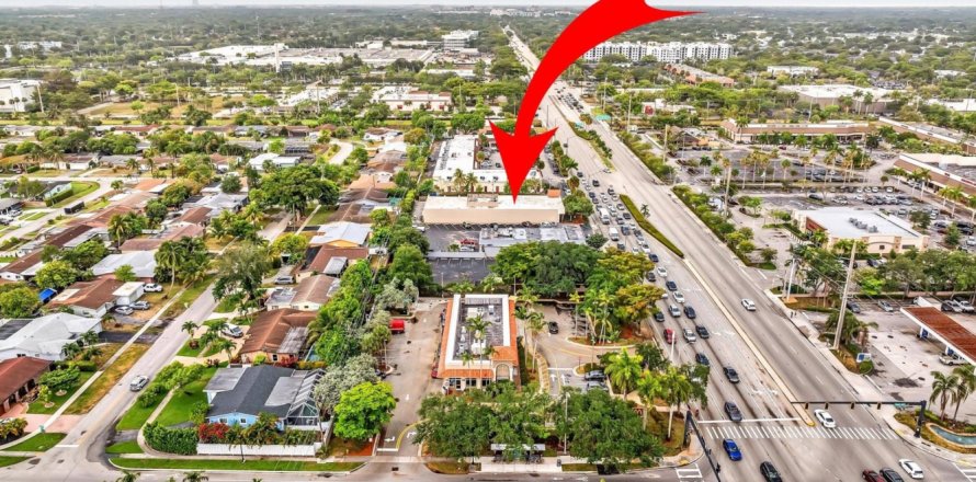 Commercial property in Sunrise, Florida № 1180251