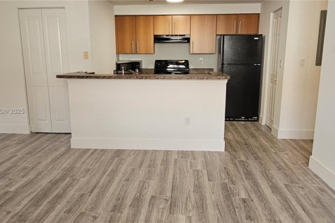 Copropriété à louer à Coral Springs, Floride: 1 chambre, 78.6 m2 № 1930989 - photo 3