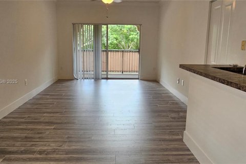 Copropriété à louer à Coral Springs, Floride: 1 chambre, 78.6 m2 № 1930989 - photo 1