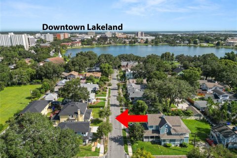 House in Lakeland, Florida 10 bedrooms, 465.9 sq.m. № 1914904 - photo 24