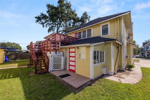 House in Lakeland, Florida 10 bedrooms, 465.9 sq.m. № 1914904 - photo 12