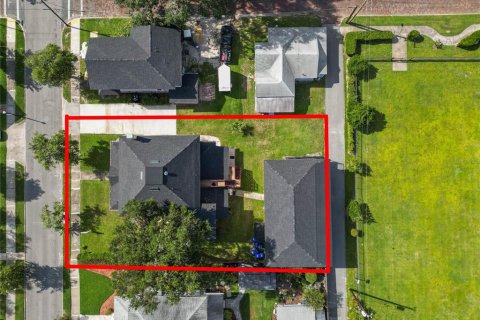 House in Lakeland, Florida 10 bedrooms, 465.9 sq.m. № 1914904 - photo 21
