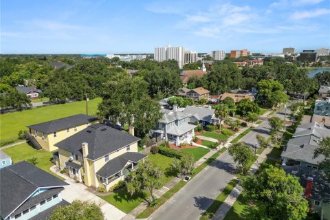 House in Lakeland, Florida 10 bedrooms, 465.9 sq.m. № 1914904 - photo 20