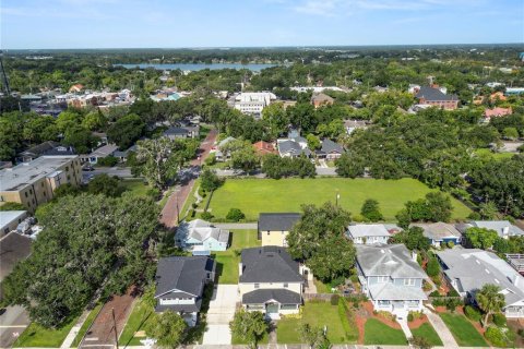 House in Lakeland, Florida 10 bedrooms, 465.9 sq.m. № 1914904 - photo 28