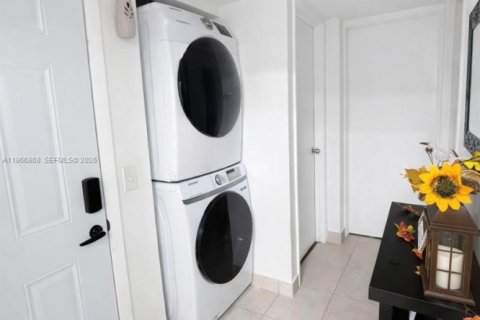 Купить кондоминиум в Майами, Флорида 3 спальни, 118.64м2, № 2029013 - фото 5