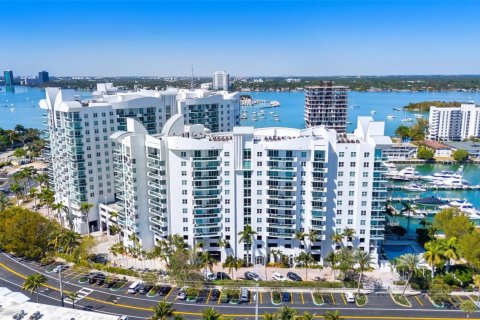 Condo in North Bay Village, Florida, 2 bedrooms  № 1708212 - photo 2