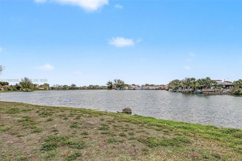 Condominio en venta en Hialeah, Florida, 2 dormitorios, 71.53 m2 № 2043744 - foto 21