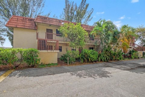 Condominio en venta en Hialeah, Florida, 2 dormitorios, 71.53 m2 № 2043744 - foto 23